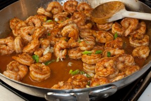 cajun-bbq-shrimp-adding-scallions