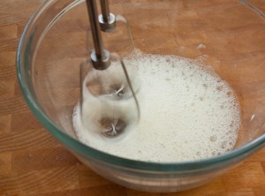 double-chocolate-meringues-whipping-egg-whites