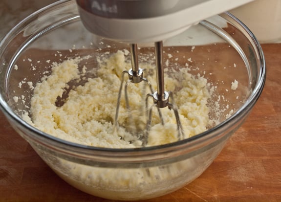 creaming-butter-and-sugar