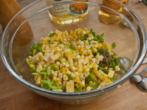 mixing-corn-and-vinaigrette
