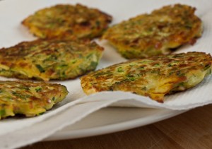 draining-fritters-on-paper-towels