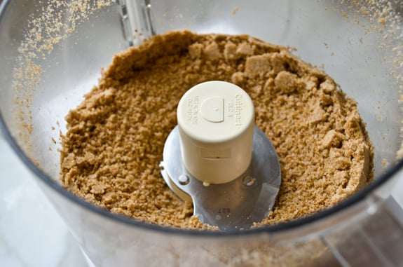 gingersnap-crumbs