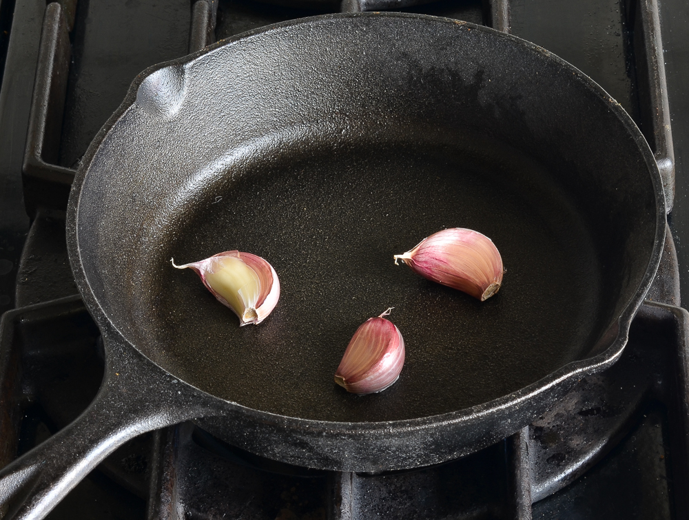 roasting garlic in skillet