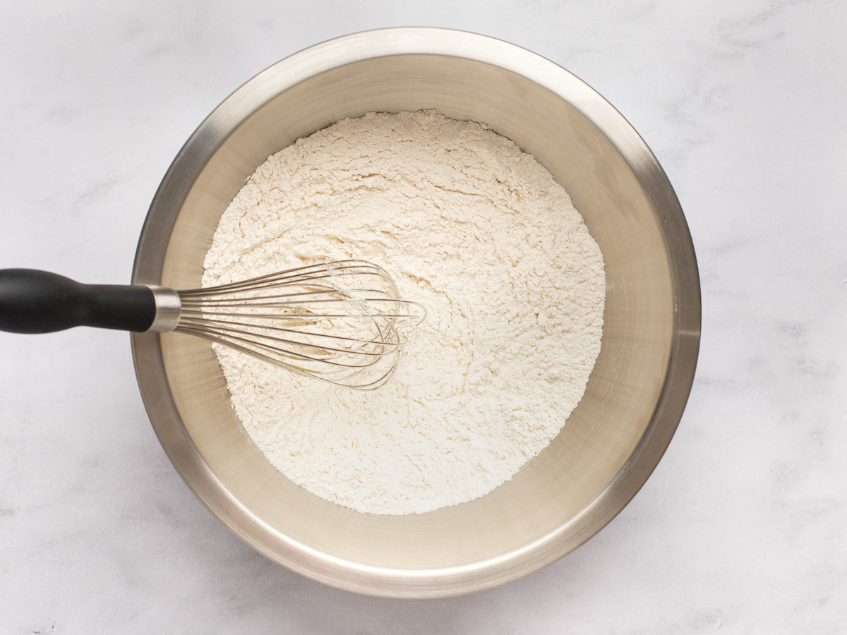 whisked dry ingredients in bowl