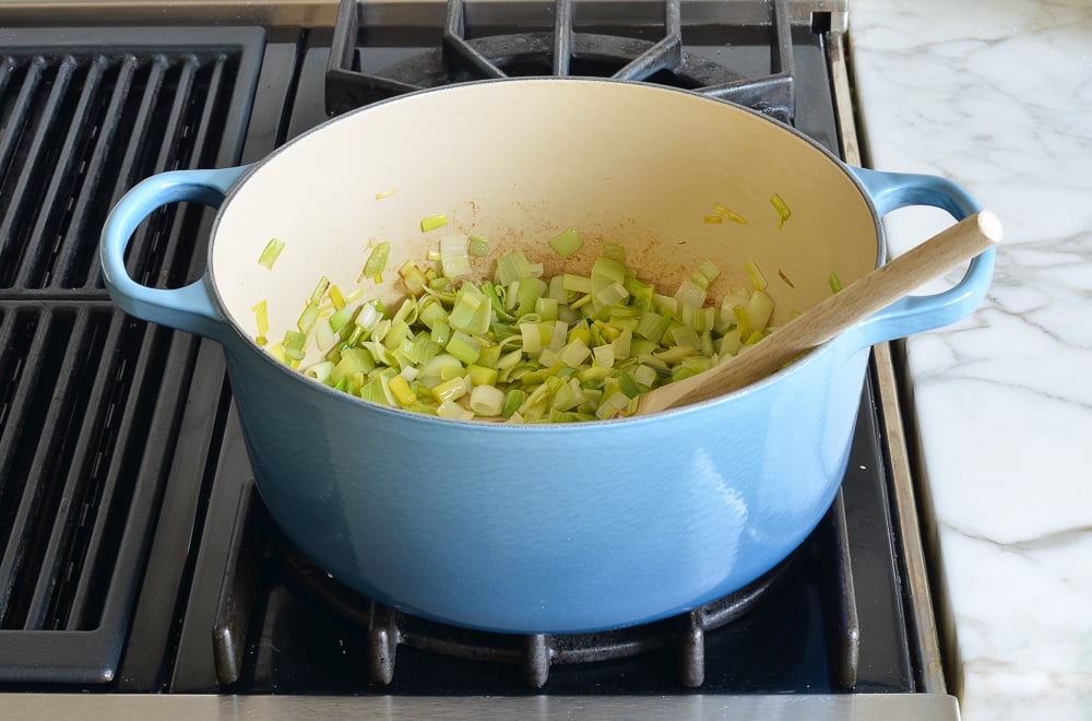 Dutch oven of cooked leeks.