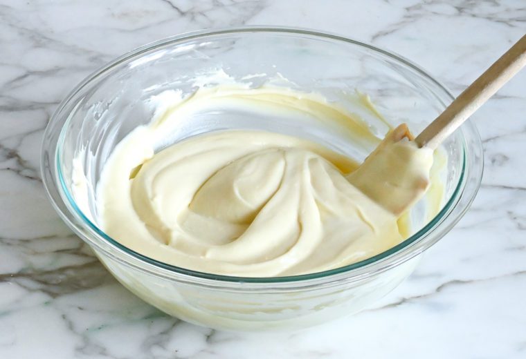 folding the cream into the pudding