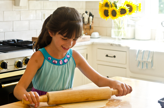rolling-dough-with-kids