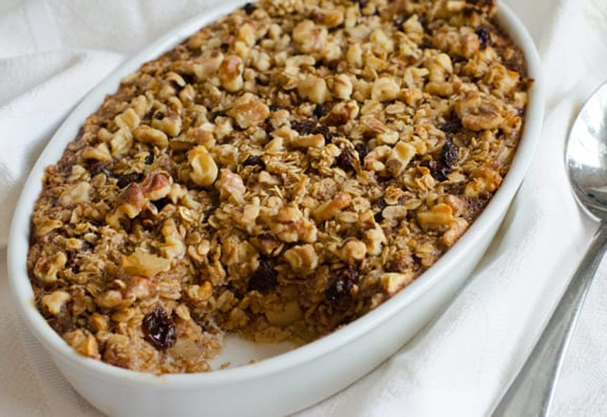 Amish-Style Baked Oatmeal with Apples, Raisins & Walnuts