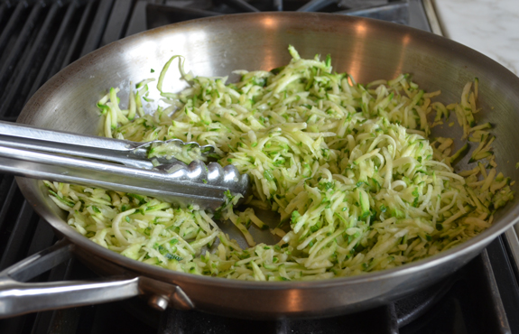 cooking-zucchini-and-garlic
