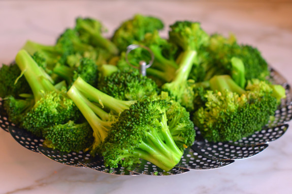 Perfectly-Steamed-Broccoli