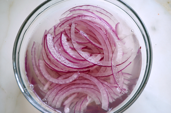 soaking-red-onions