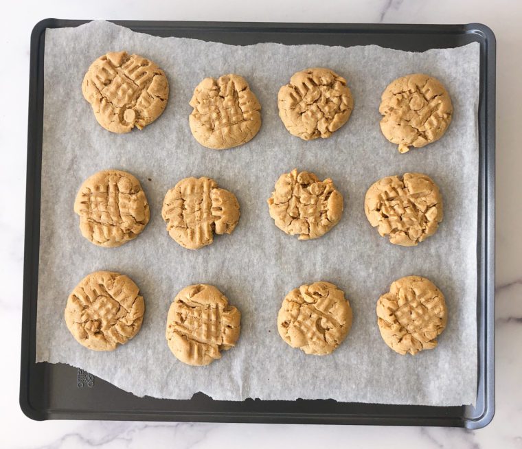 baked peanut butter cookies