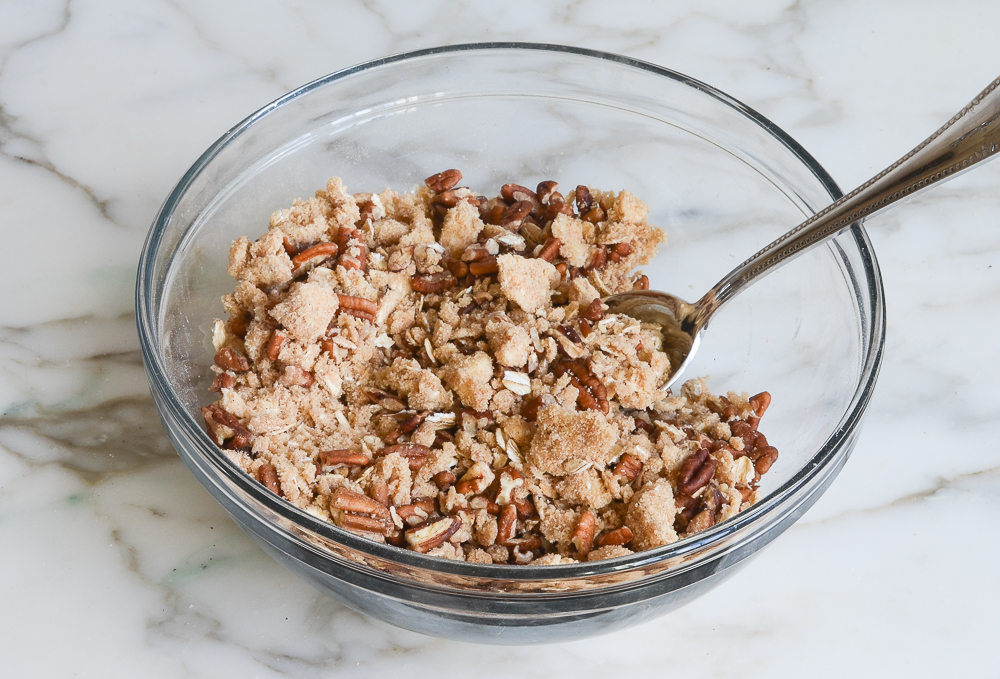 streusel topping with pecans