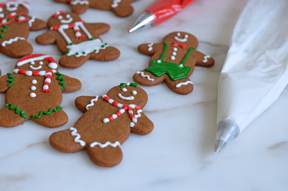 decorating gingerbread cookies