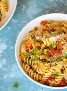 how to make pasta with roasted summer vegetables