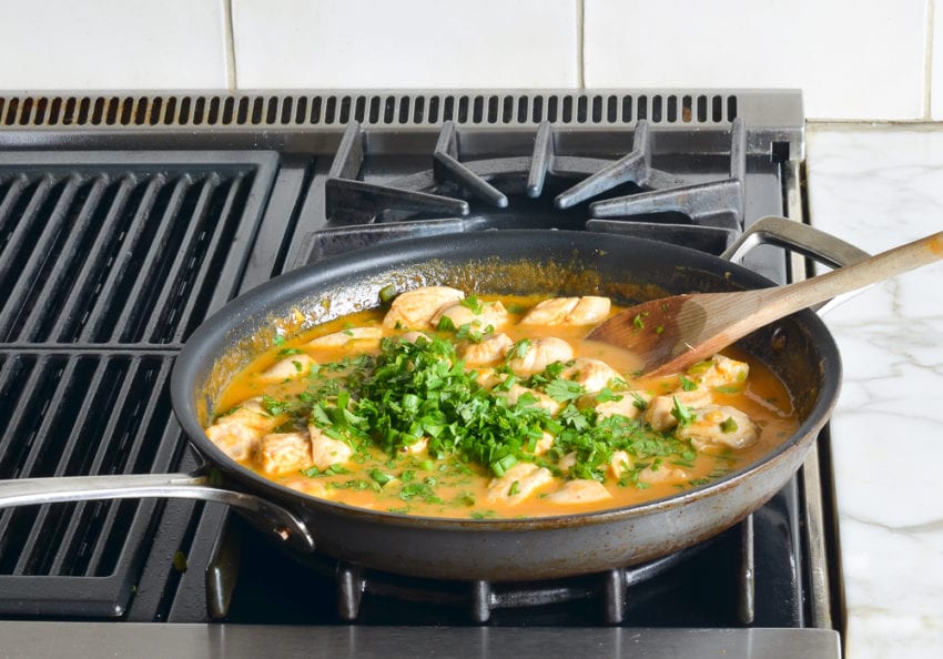 how to make thai red curry chicken