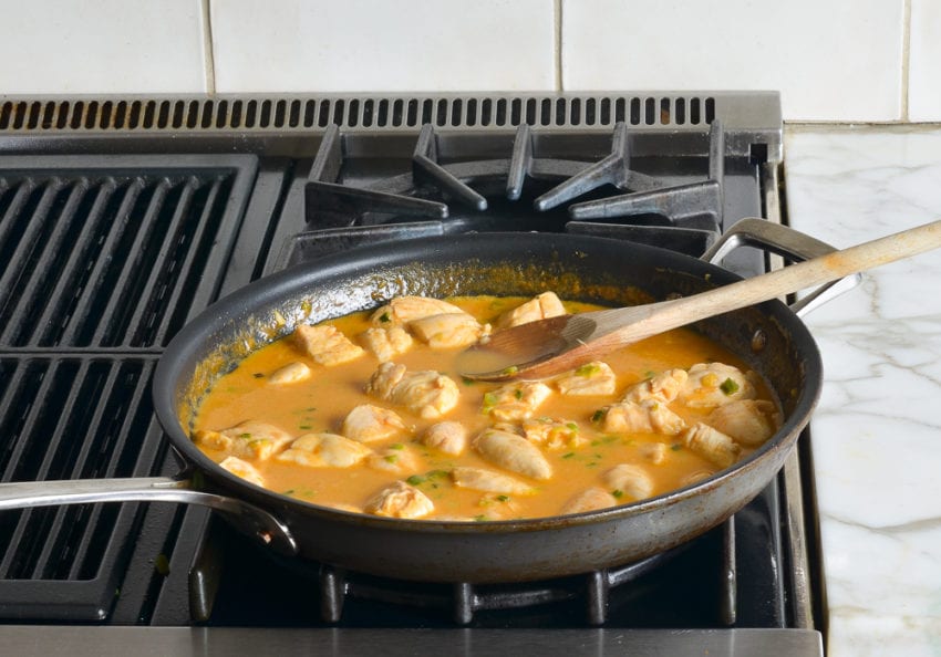 how to make thai red curry chicken