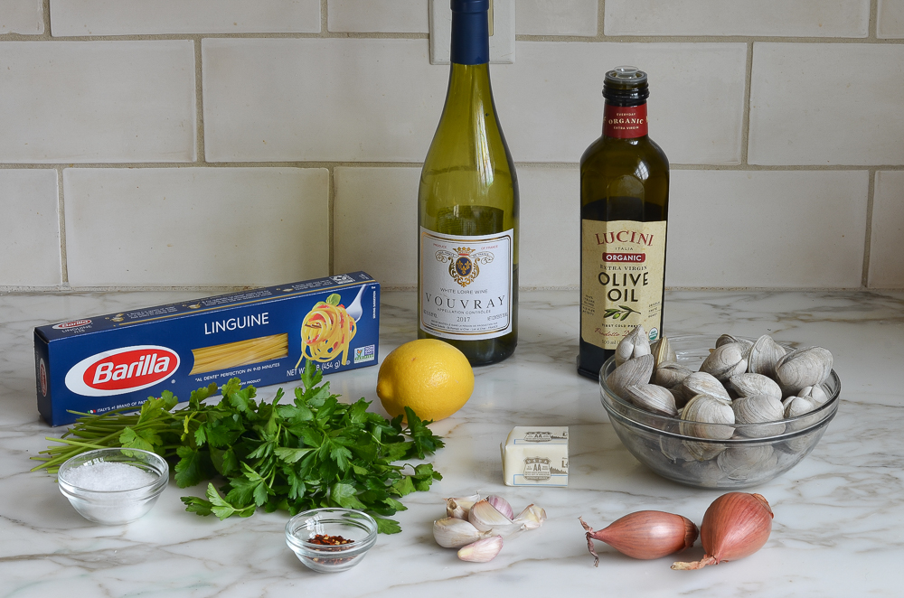 ingredients for linguini with clams