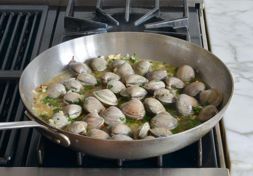 clams in the pan