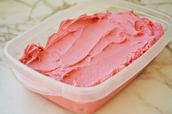 strawberry frozen yogurt ready for freezer