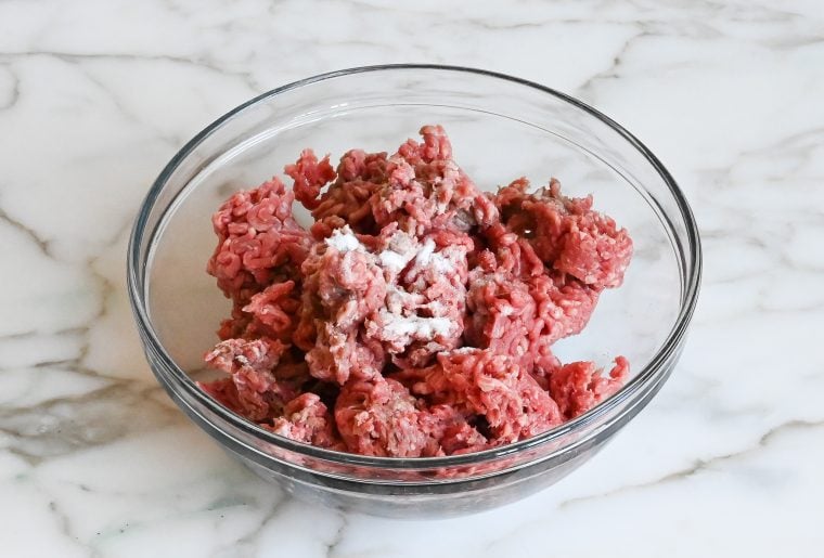 beef and baking soda in bowl