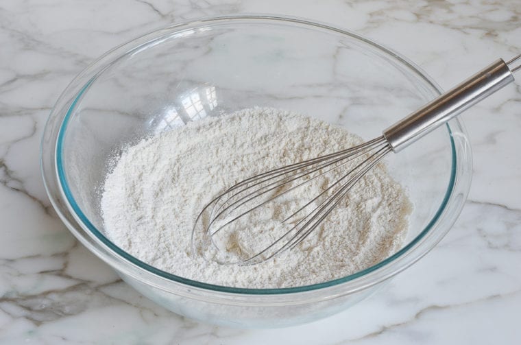 whisked dry ingredients in bowl