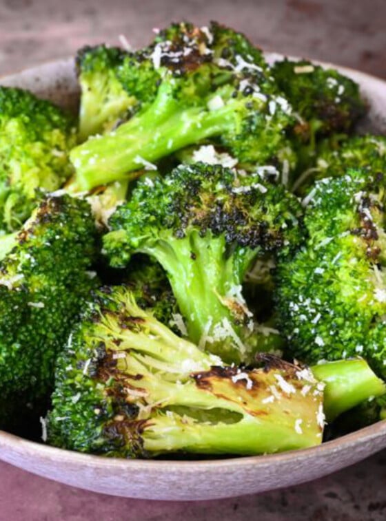 Bowl of garlicky roasted broccoli.