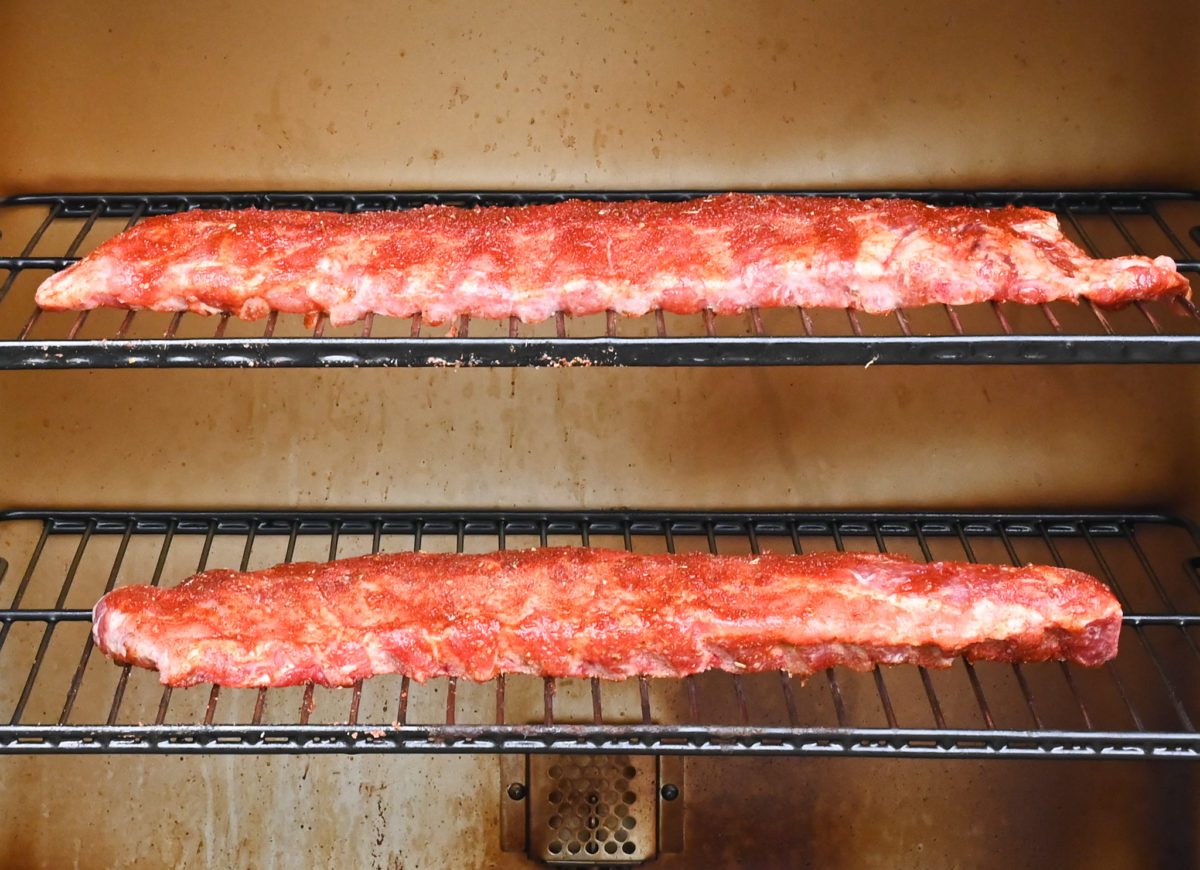ribs in the smoker