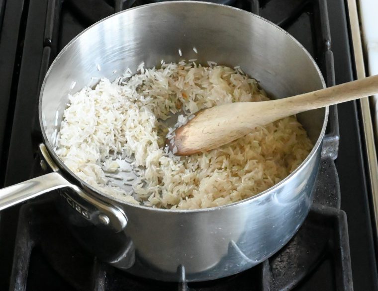 sautéing rice and garlic