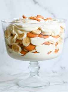 banana pudding in trifle dish