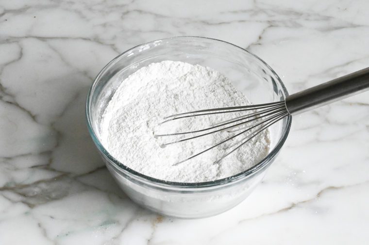 whisked dry ingredients in a bowl
