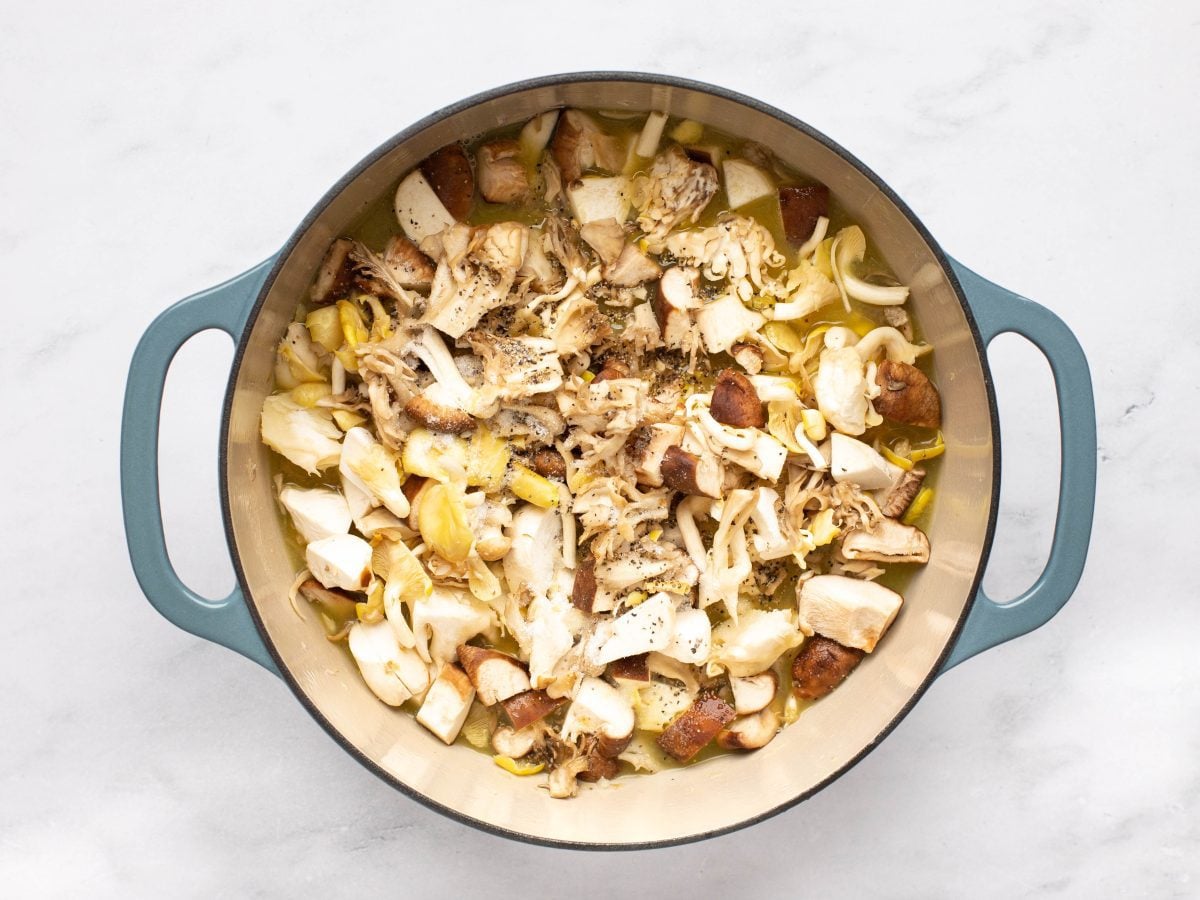 mushrooms in pot