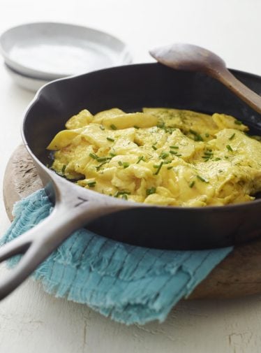 scrambled eggs in cast iron skillet