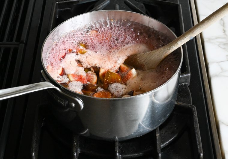 boiling fig jam in saucepan
