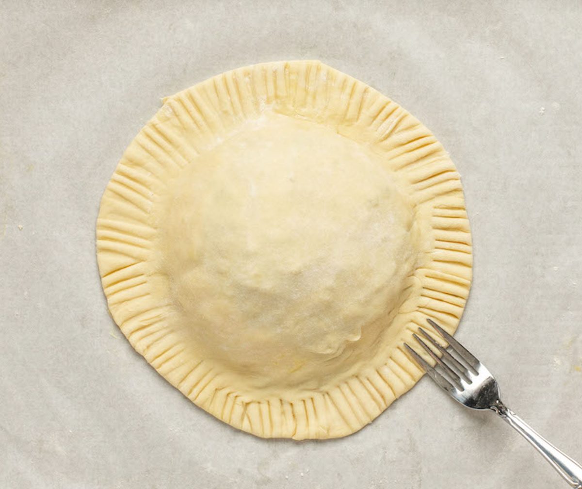 crimping the puff pastry