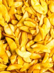 apple pie filling close up