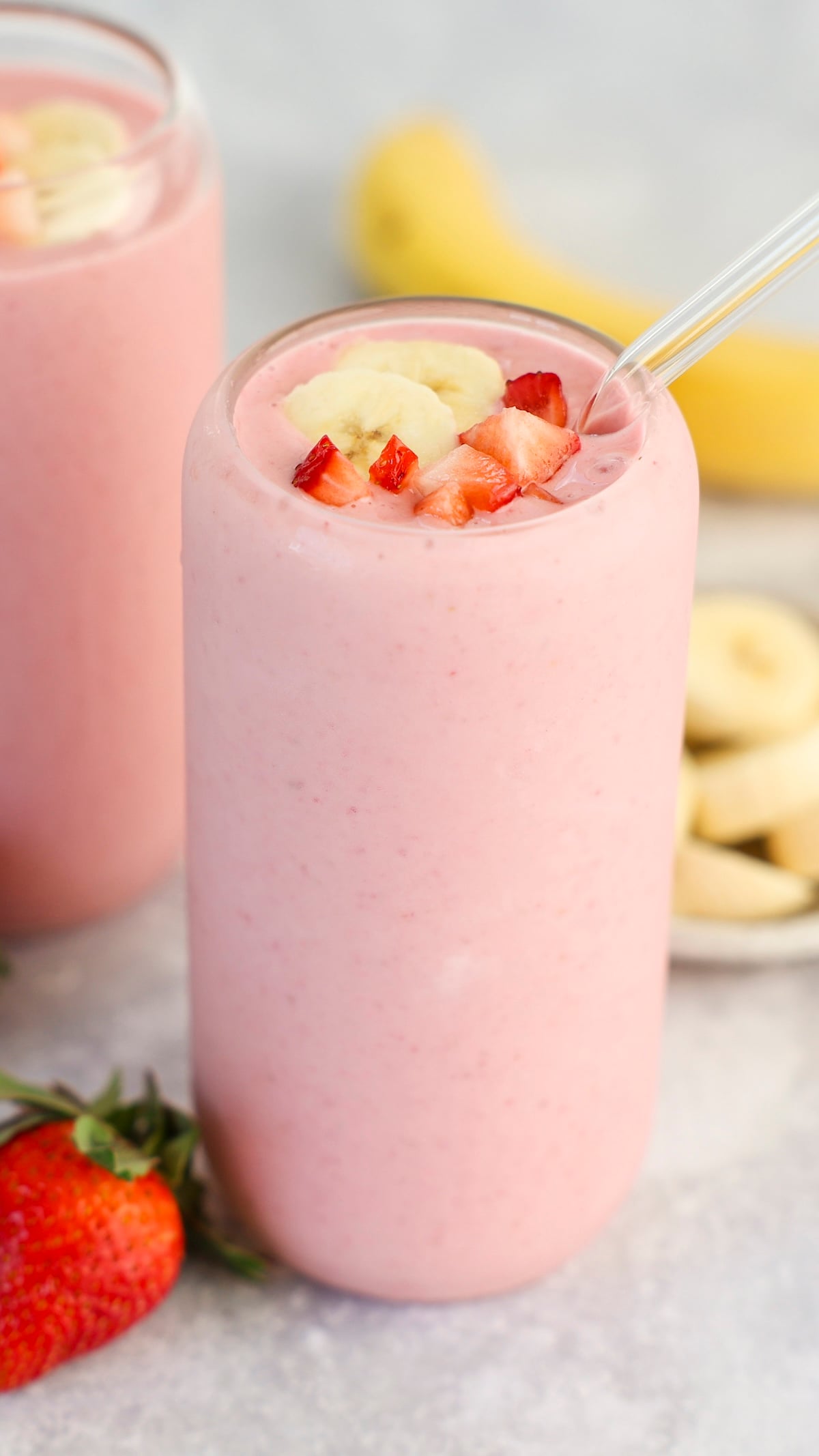 Strawberry Banana Smoothie - Simple & Refreshing
