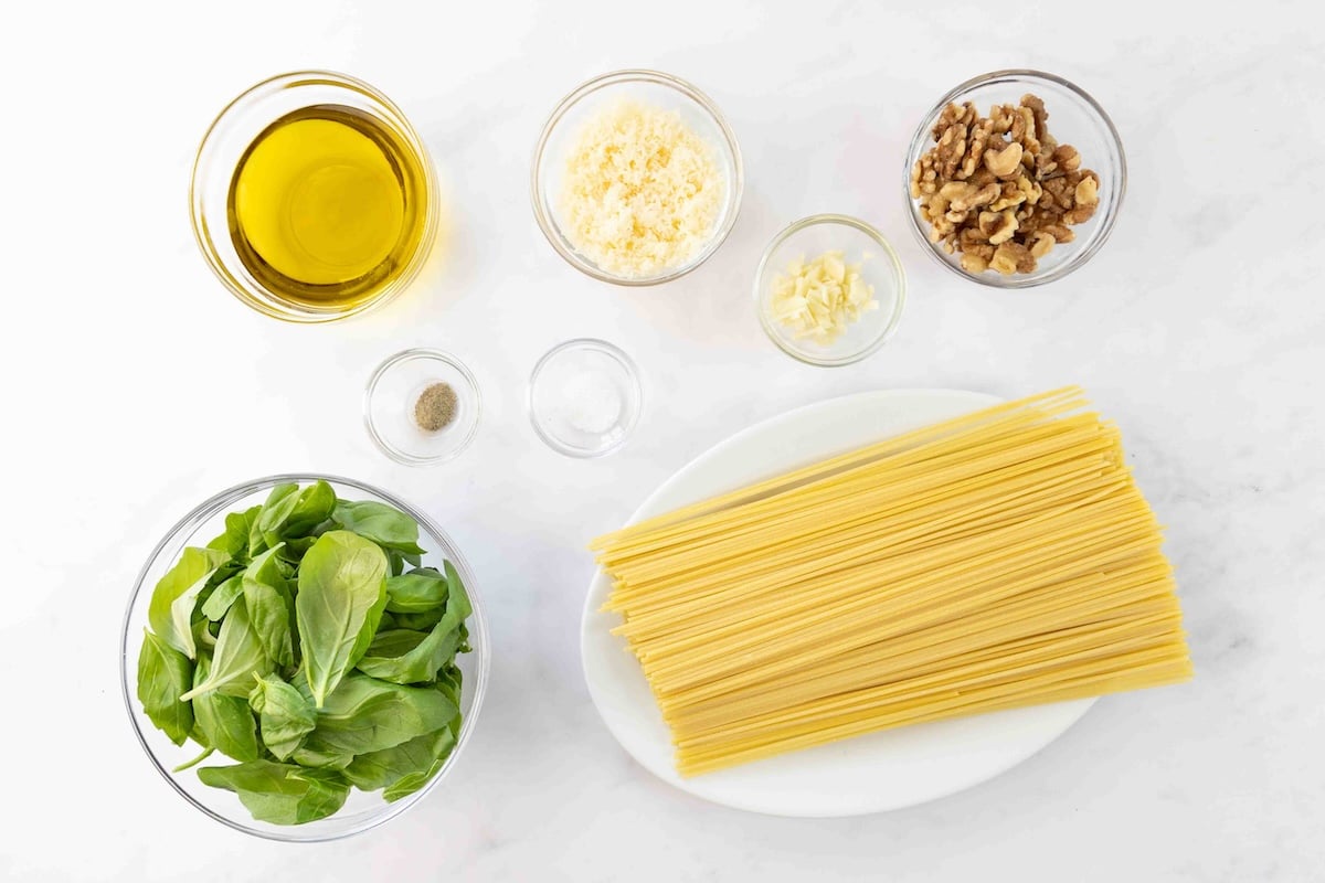 Pesto pasta ingredients