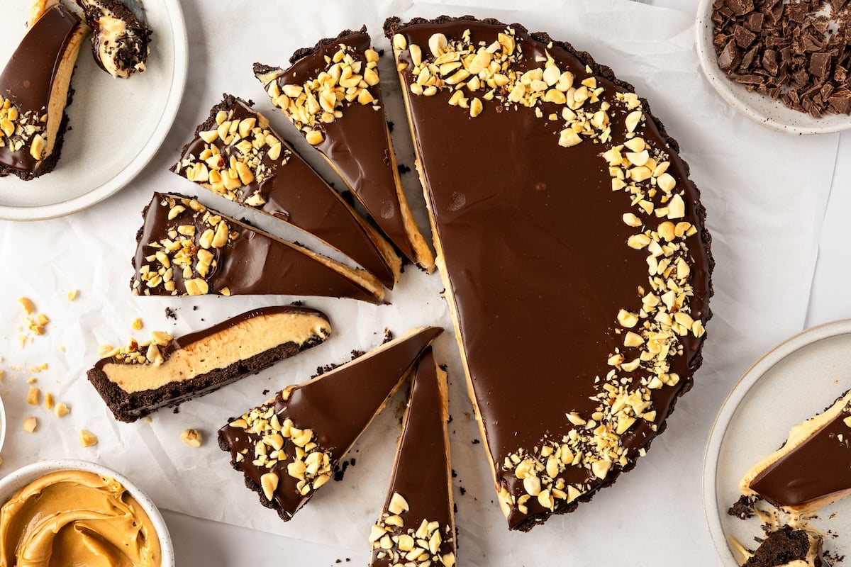 finished tart with several wedges sliced