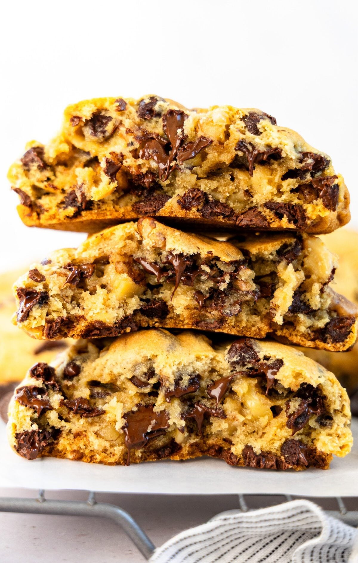 Best Levain Chocolate Chip Cookies (Copycat Recipe)