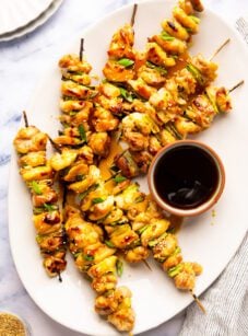 yakitori on platter with tare